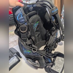 Oceanic Hera Black and Blue Scuba BCD